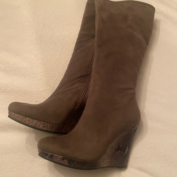 Faux sued/snakeskin platform boot size 6 - Picture 1 of 6
